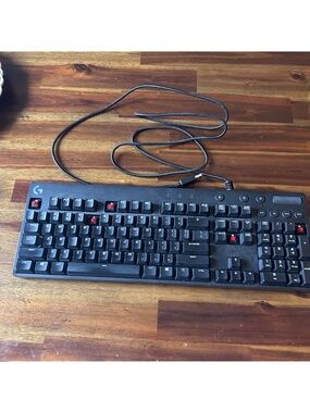 Logitech G610 mechanical gaming keyboard - missing a few keycaps
